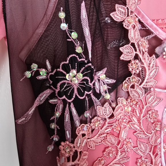 Vintage Elegant Pink Black Satin Chiffon Embroidered Long Nightgown And Robe - Picture 8 of 9